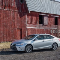 2015_Toyota_Camry_007